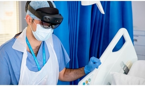 Imperial College docs using Microsoft HoloLens for Covid-19 ward rounds